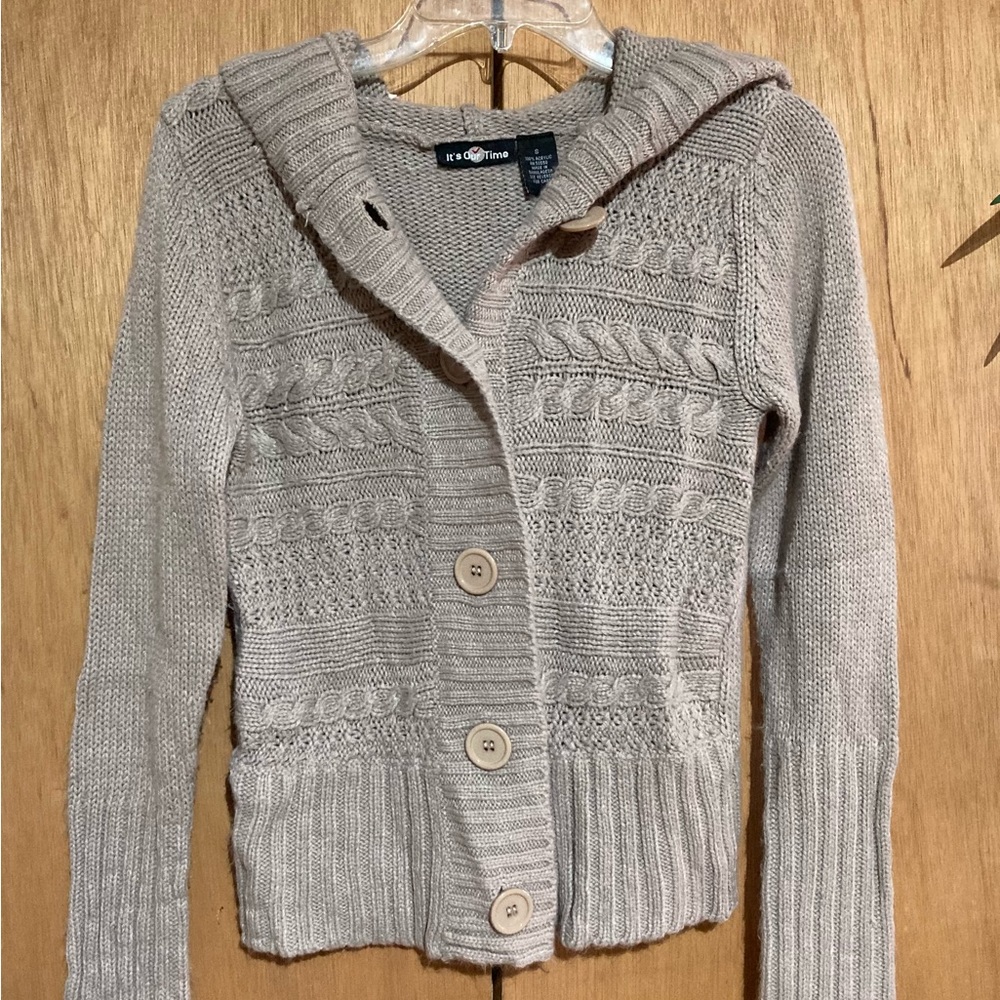 Hooded beige chunky sweater